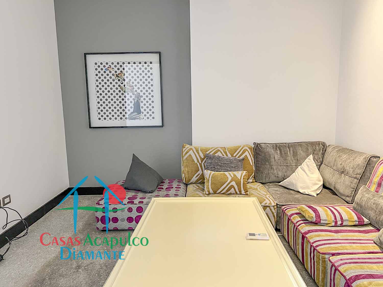 Ocean Front 108 - Sala de televisión 3